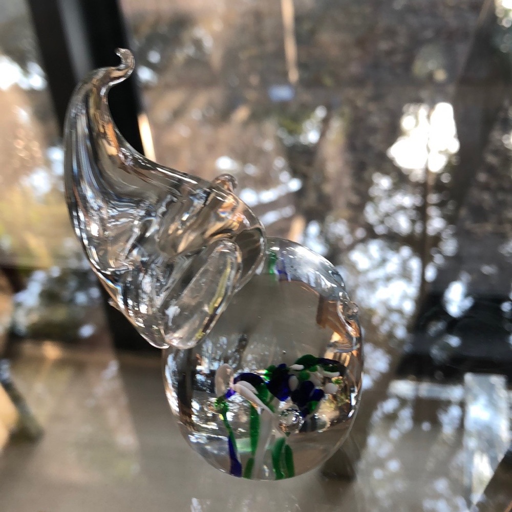 Vintage Chrystal Elephant with 🌸 Flowers